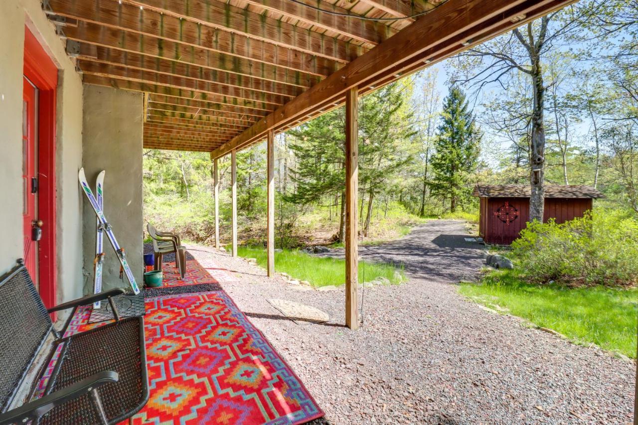 Lakefront Poconos Vacation Rental With Swim Dock! Long Pond Exterior photo
