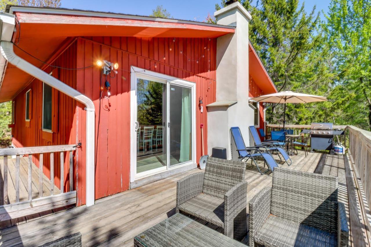 Lakefront Poconos Vacation Rental With Swim Dock! Long Pond Exterior photo