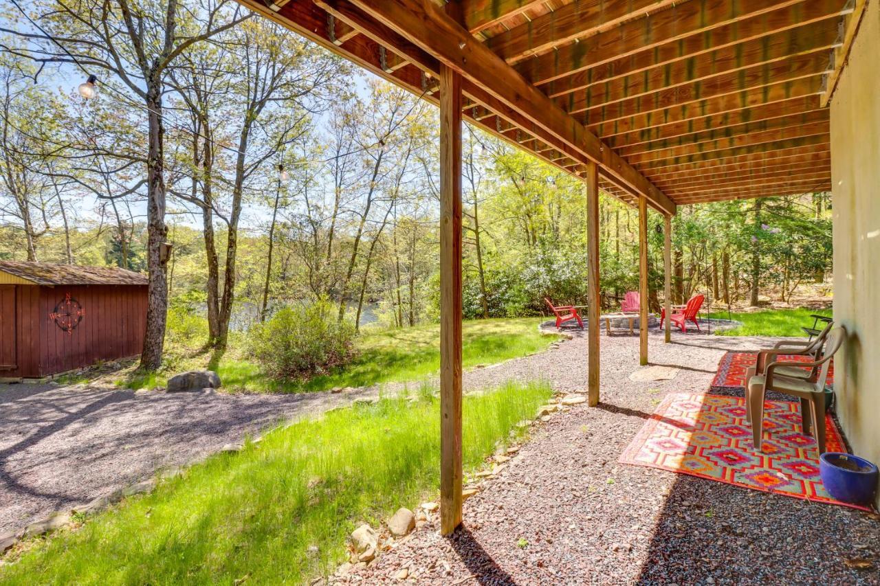Lakefront Poconos Vacation Rental With Swim Dock! Long Pond Exterior photo