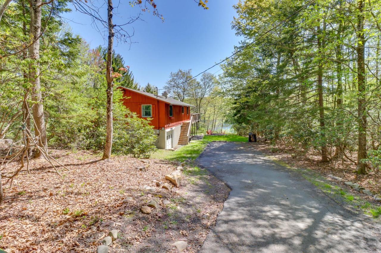 Lakefront Poconos Vacation Rental With Swim Dock! Long Pond Exterior photo