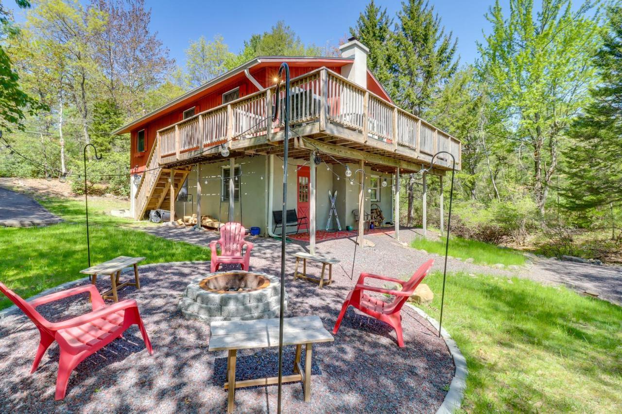 Lakefront Poconos Vacation Rental With Swim Dock! Long Pond Exterior photo