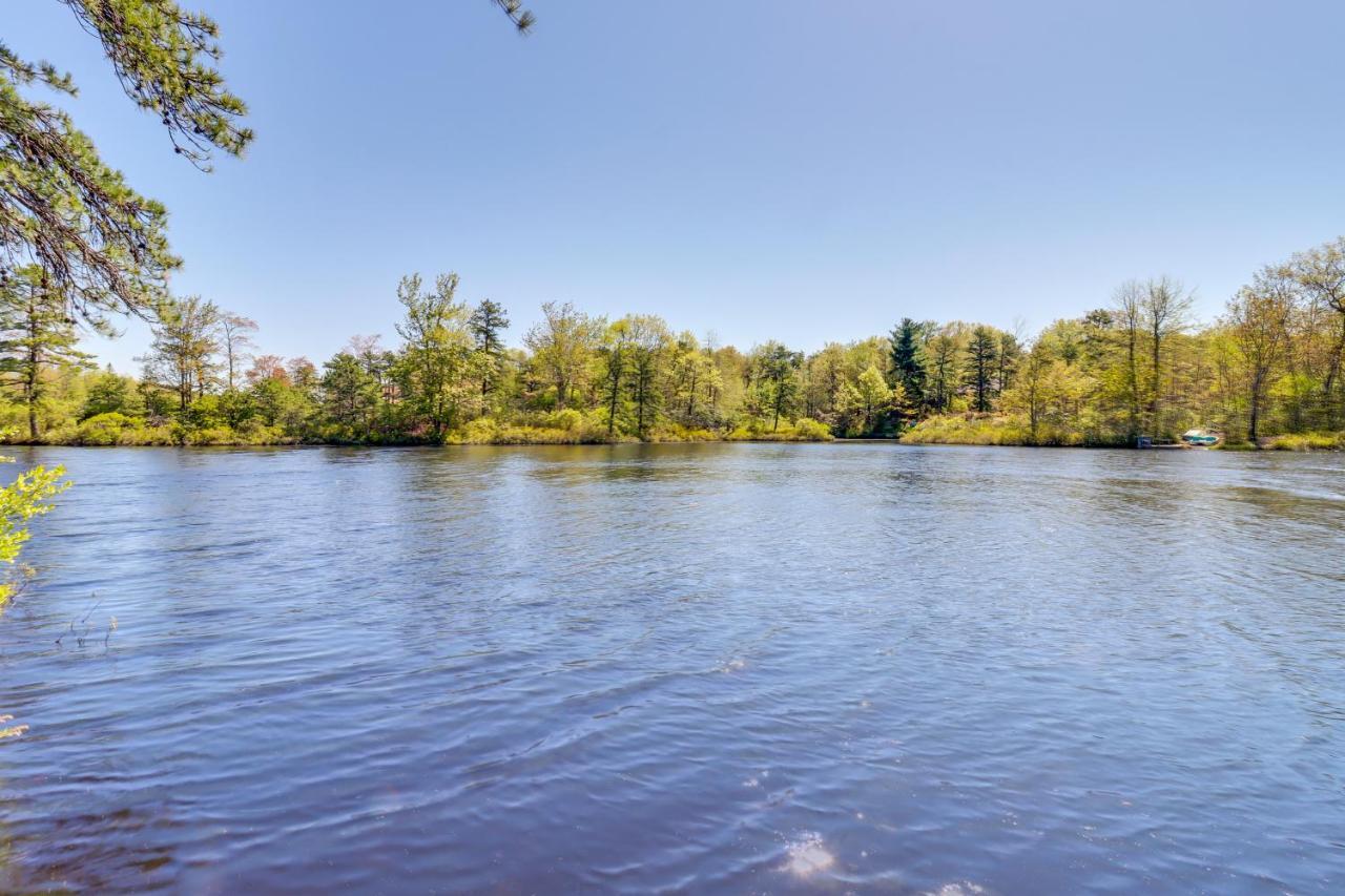 Lakefront Poconos Vacation Rental With Swim Dock! Long Pond Exterior photo