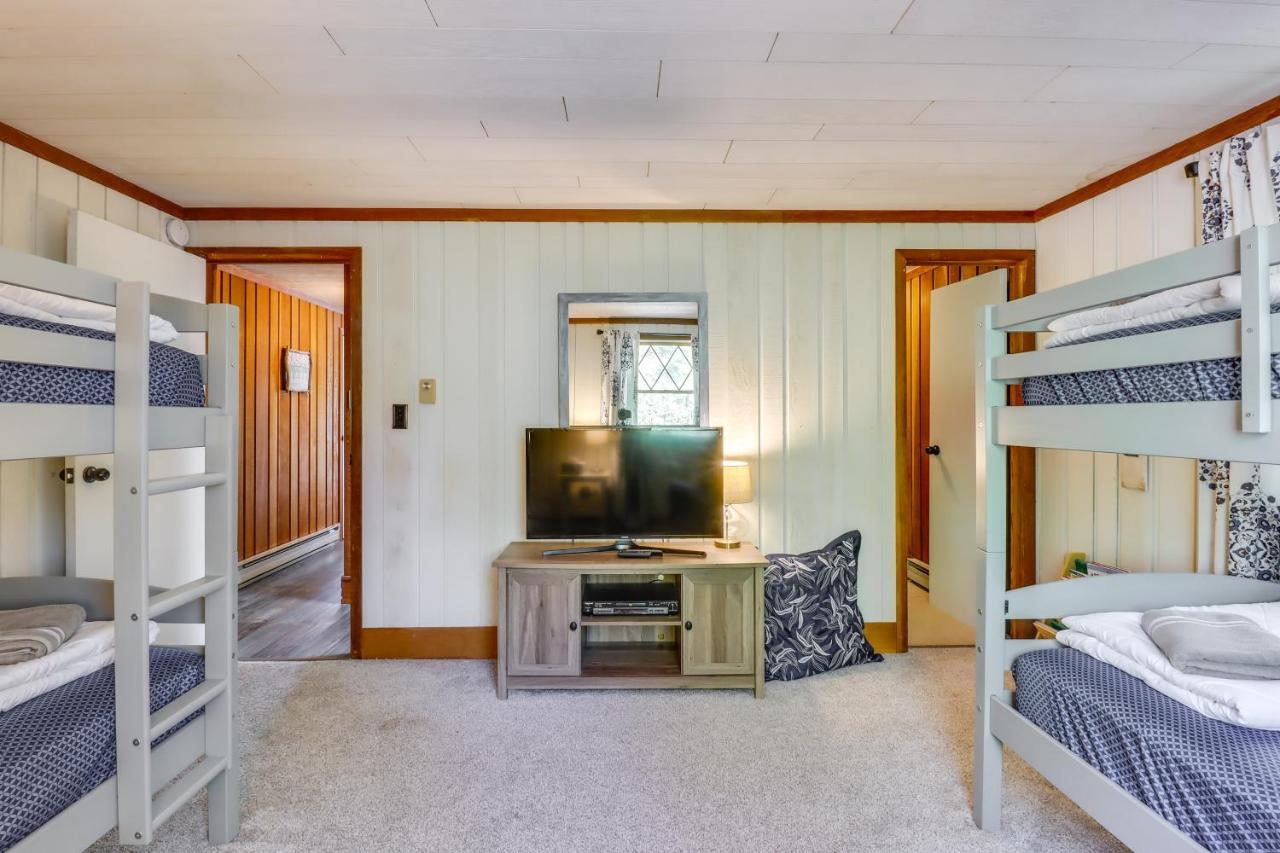 Lakefront Poconos Vacation Rental With Swim Dock! Long Pond Exterior photo
