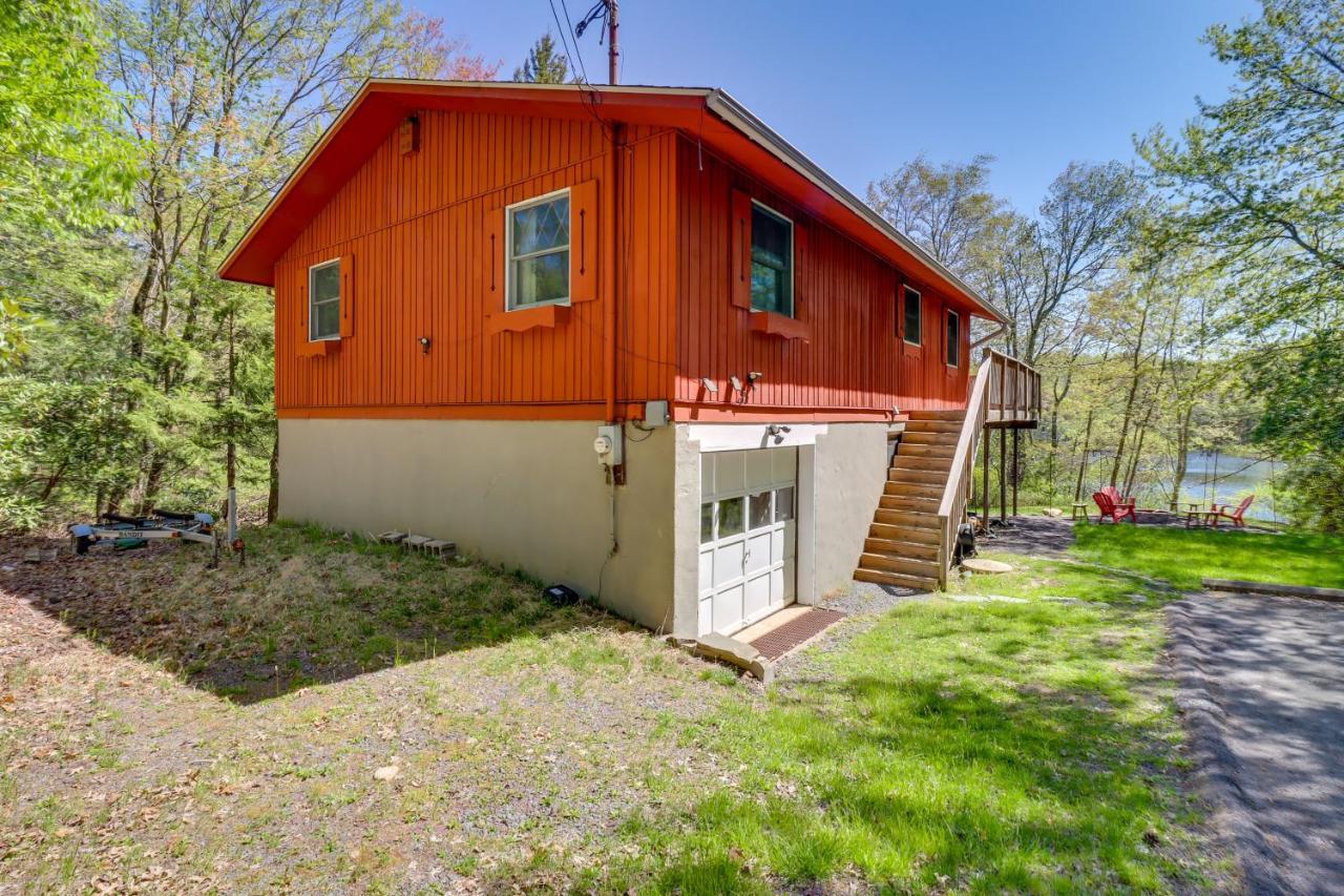 Lakefront Poconos Vacation Rental With Swim Dock! Long Pond Exterior photo